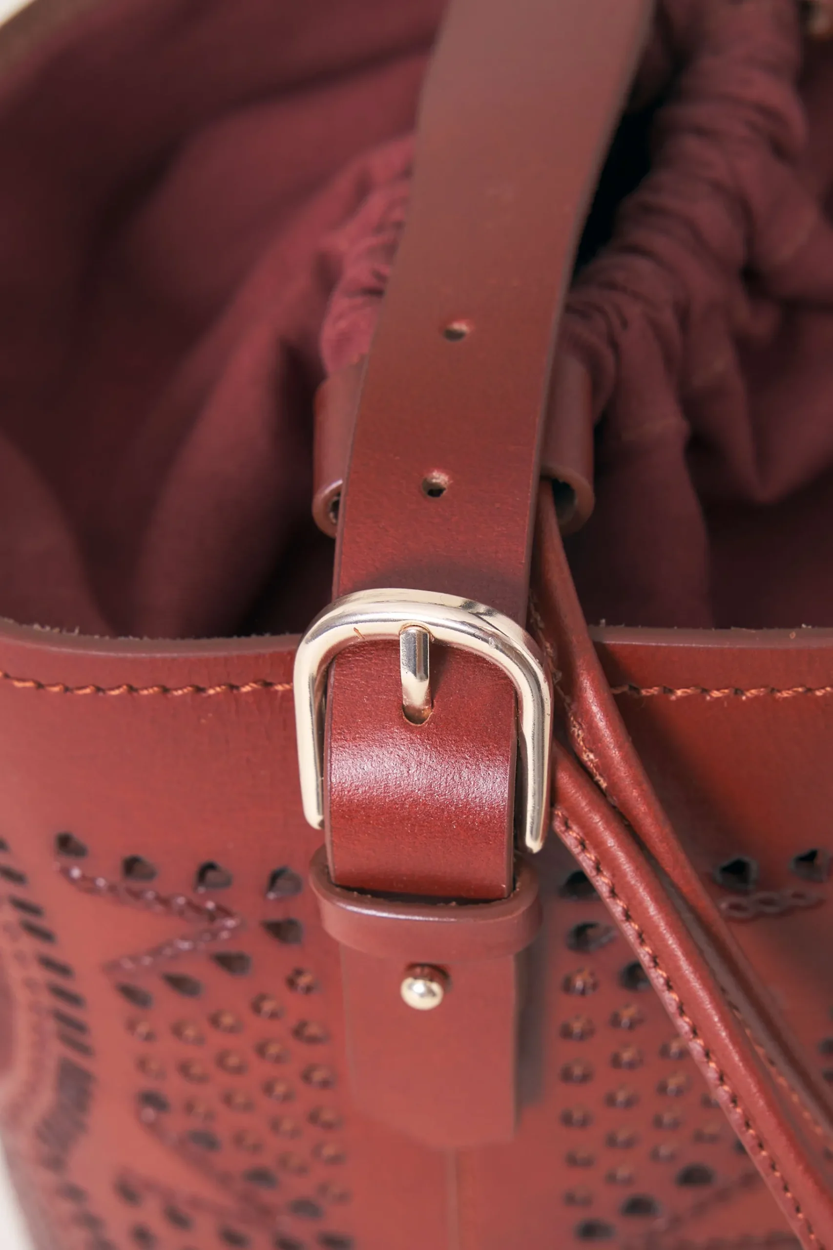 ANTIK BATIK Lace-style leather openwork bucket bag Galy Online