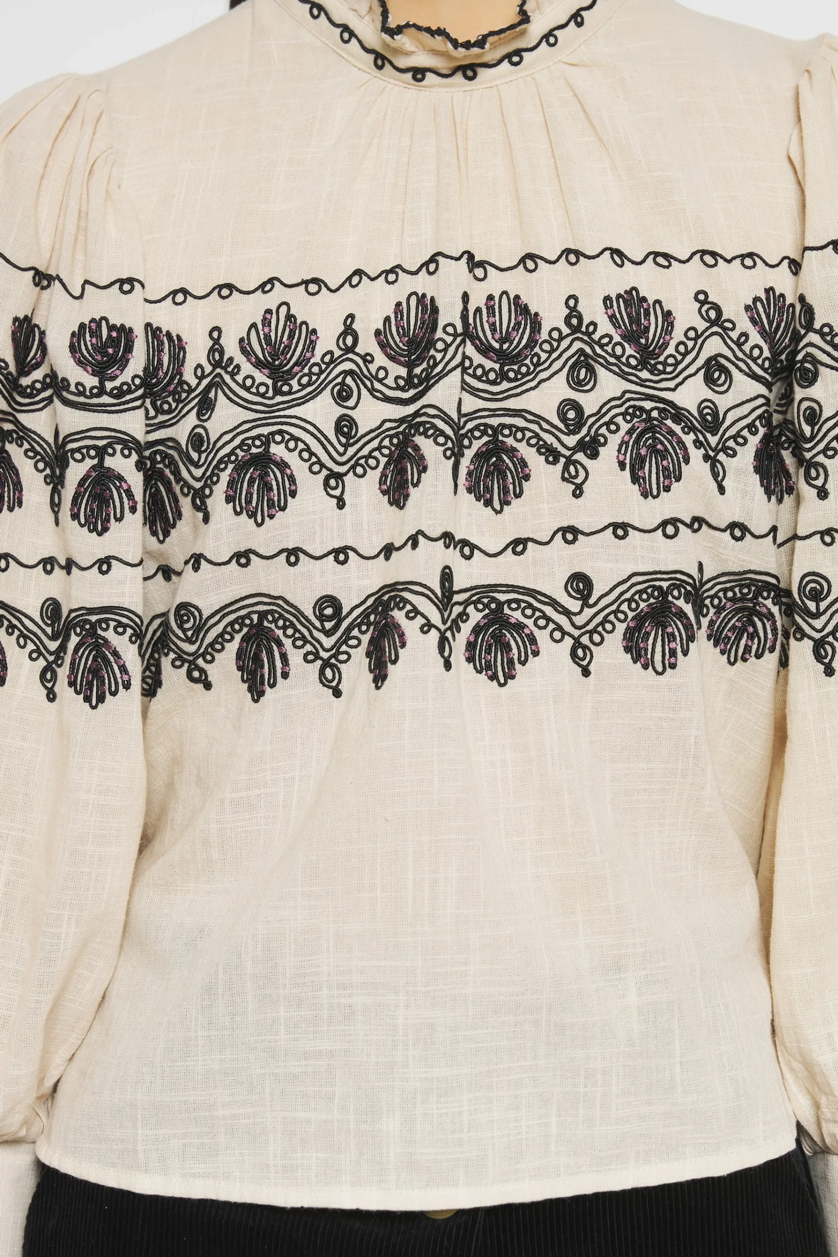 ANTIK BATIK Nelly Embroidered blouse Cream Best