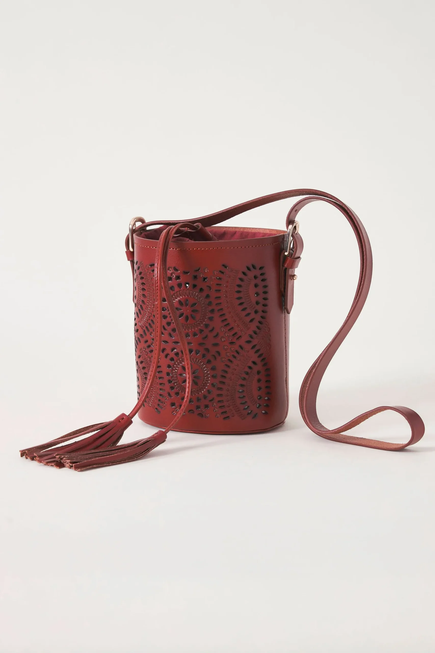 ANTIK BATIK Small lace-style openwork leather bucket bag Galy Discount